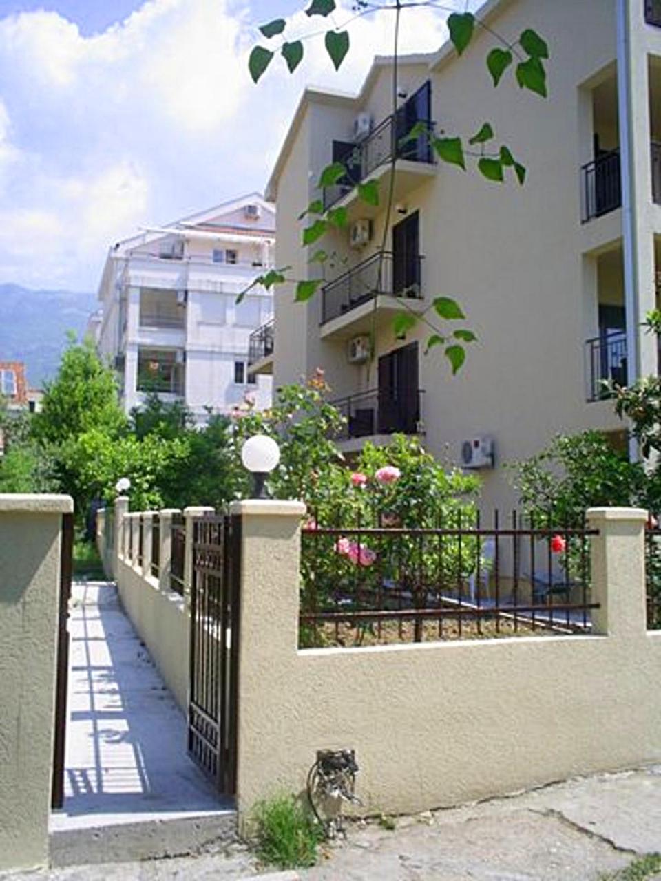 Apartments And Rooms Marija Budva Ngoại thất bức ảnh